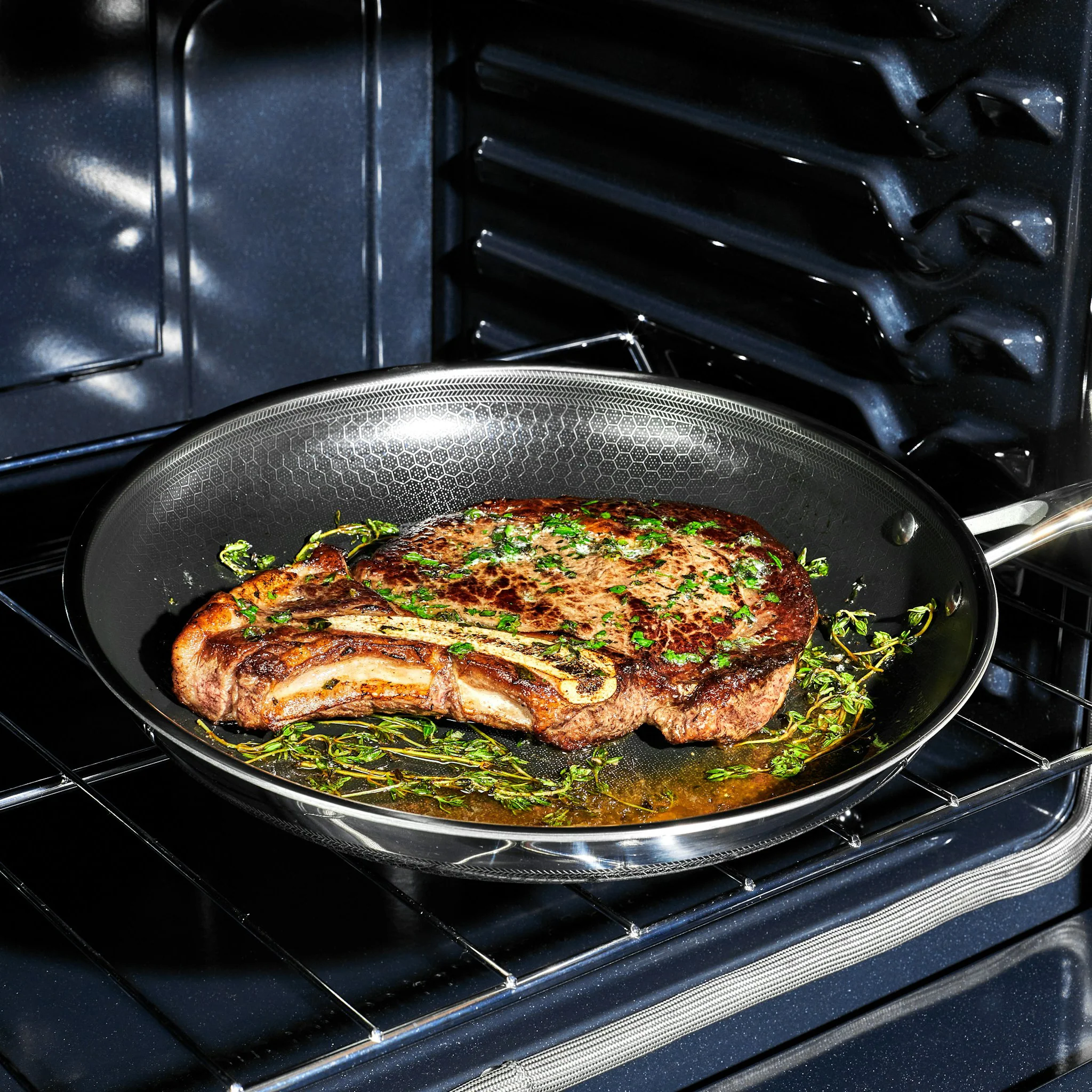 30 cm HexClad Hybrid Pan - Image 6