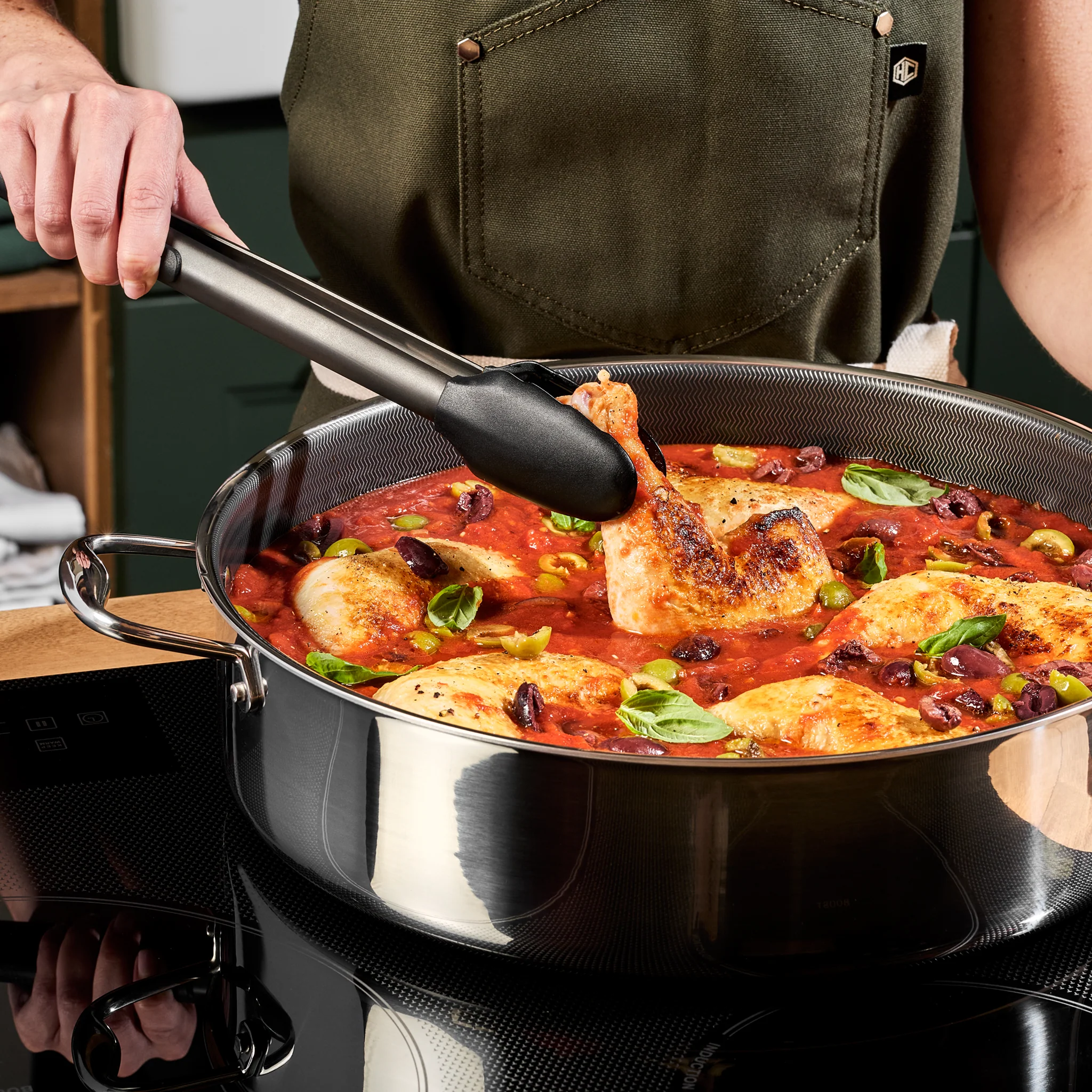 9.5 Litre Hybrid Deep Sauté Pan with Lid - Image 4