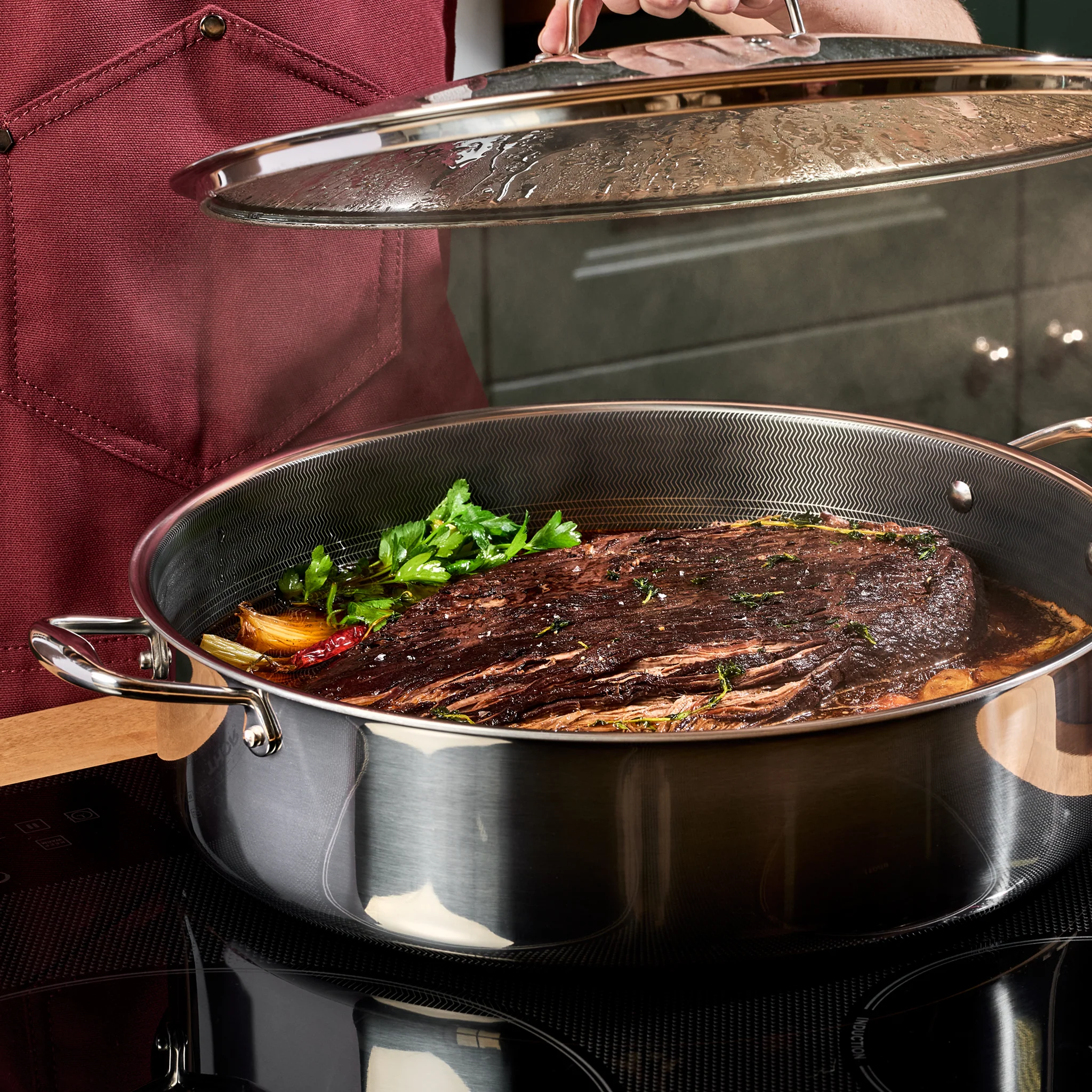 9.5 Litre Hybrid Deep Sauté Pan with Lid - Image 6
