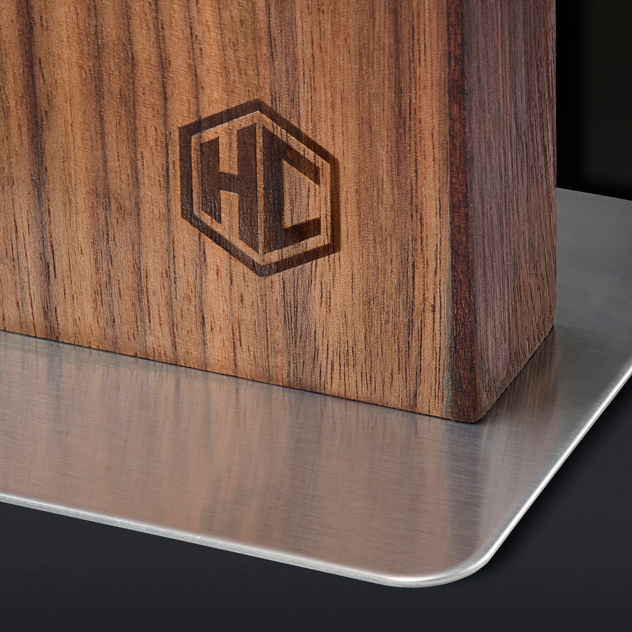 HexClad Magnetic Walnut Knife Block - Image 2